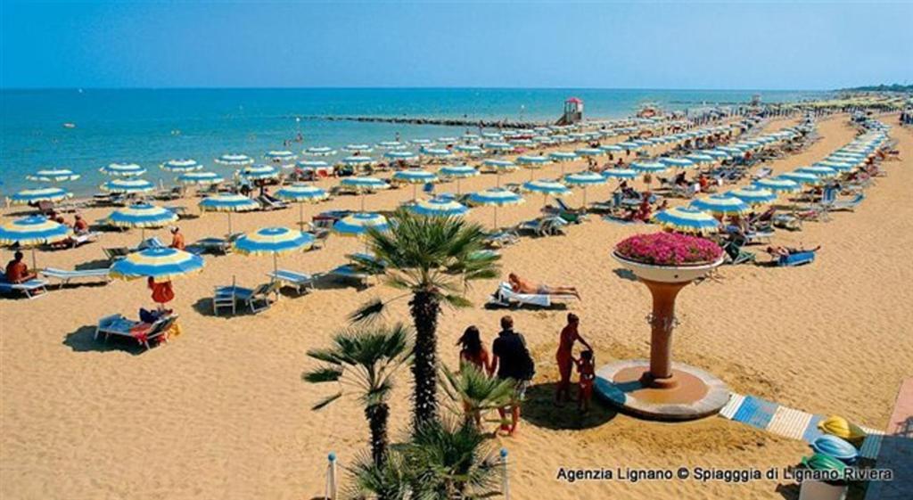 Lignano Riviera Villa Economica Lignano Sabbiadoro Ngoại thất bức ảnh